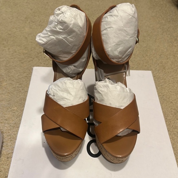 Women's Tan Platform Sandals - Picture 1 of 6